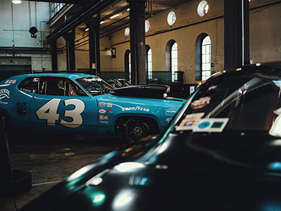 我看YY漫画会先问一句“结尾是不是强行收束？”然后马上把条件补成清单（像做阅读题），把关键句圈出来就很好用